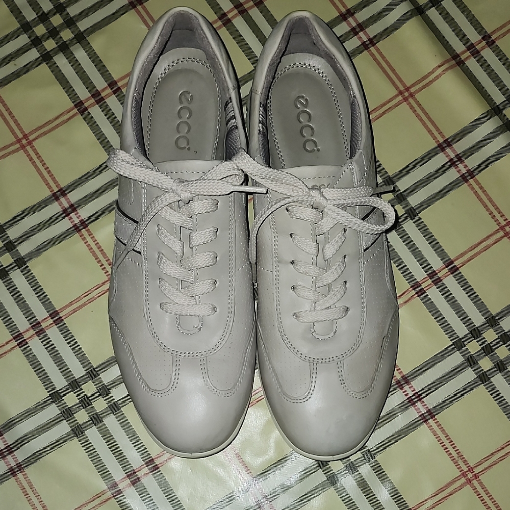 Ecco Women's Light Gray Sneakers Shoes Size 41 9.5 10